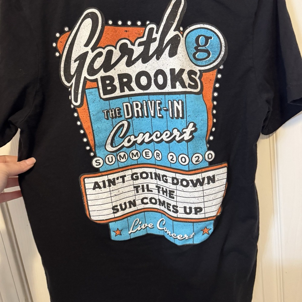 GARTH BROOKS WOMEN'S DRIVE-IN CONCERT 2020 BLACK SHORT SLEEVE SHIRT SIZE‎ Medium